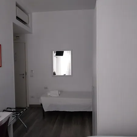 Holidays In - Πανσιόν Ρώμη