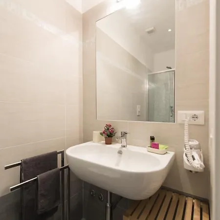 Πανσιόν Holidays In - 4*