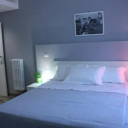 Holidays In - Πανσιόν Ρώμη