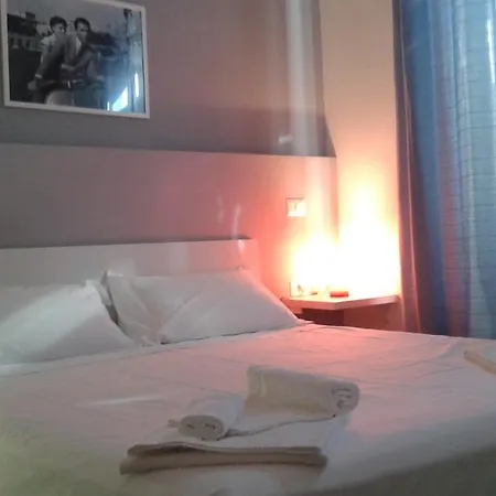 Holidays In - Πανσιόν 4*