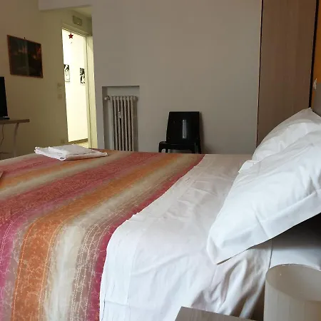 Holidays In - Pensionat Rom